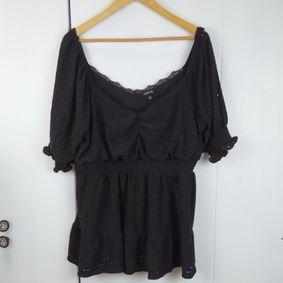 Torrid Black Eyelet Stretchy Peplum Top Ruffles Flowy Elegant Sz.2X - Picture 1 of 6
